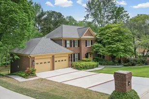 4901 Bainbridge Ct, Lilburn, GA 30047 - Photo 2