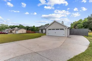 1587 Cronic Town Rd, Auburn, GA 30011 - Photo 2