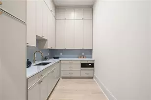 4845 Lansbury Dr, Atlanta, GA 30342 - Photo 18