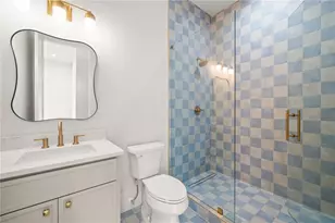 4845 Lansbury Dr, Atlanta, GA 30342 - Photo 36
