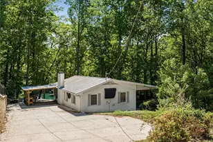 6265 Lakeview Dr, Buford, GA 30518 - Photo 2