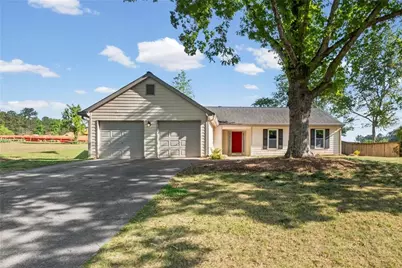 1194 Meadow Oaks Drive NW, Acworth, GA 30102 - Photo 2