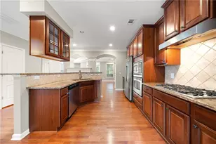 2016 Manchester Way, Roswell, GA 30075 - Photo 6