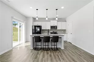 1068 Prudence Dr, Lawrenceville, GA 30045 - Photo 4