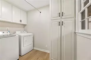 217 Skyland Dr, Roswell, GA 30075 - Photo 12