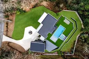 345 Pinecrest Rd NE, Atlanta, GA 30342 - Photo 8