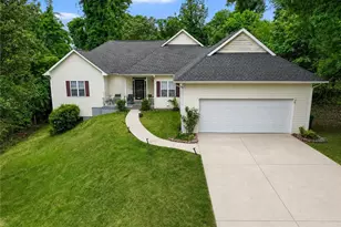 6689 Jojanne Ln, Lithonia, GA 30038 - Photo 2