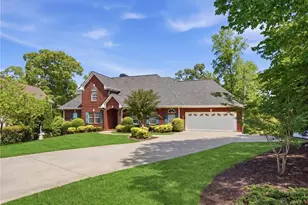 2744 Waters Edge Dr, Gainesville, GA 30504 - Photo 2