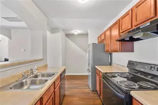332 Oaktown Ct, Lawrenceville, GA 30044 - Photo 8