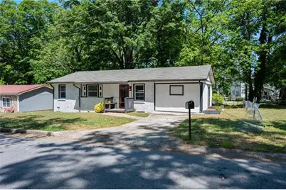 100 Pine Circle, Jonesboro, GA 30236 - Photo 4