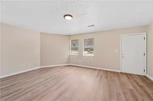 217 Tanglewood Dr, Monroe, GA 30656 - Photo 4