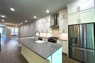 4353 Parkside Pl, Atlanta, GA 30342 - Photo 6