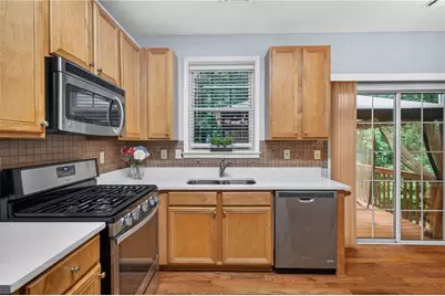 1942 Ashwood Grove Drive, Snellville, GA 30078 - Photo 10