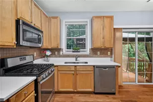 1942 Ashwood Grove Dr, Snellville, GA 30078 - Photo 10