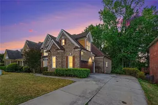 913 Arbor Dr, Loganville, GA 30052 - Photo 2