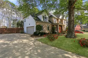 3135 Goldmist Dr, Buford, GA 30519 - Photo 2