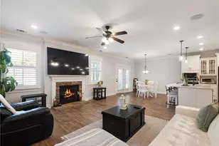 6940 Manchester Dr, Flowery Branch, GA 30542 - Photo 4