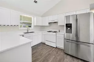 2915 Camelot Woods Dr, Lawrenceville, GA 30044 - Photo 8