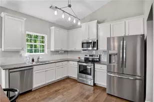 584 Tuxedo Dr, Commerce, GA 30530 - Photo 12