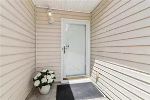 9126 Comstock Ct, Covington, GA 30014 - Photo 2