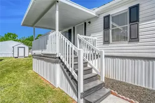 916 Bel Air Blvd, Hampton, GA 30228 - Photo 2