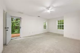446 Sandtrap Ln, Sugar Hill, GA 30518 - Photo 4