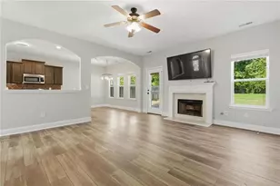 6 Thomaston St, Newnan, GA 30263 - Photo 20