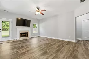 6 Thomaston St, Newnan, GA 30263 - Photo 18
