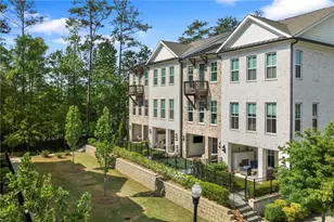 528 Clover Ln, Alpharetta, GA 30009 - Photo 2