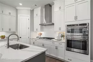 528 Clover Ln, Alpharetta, GA 30009 - Photo 10