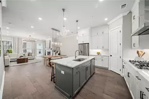 528 Clover Ln, Alpharetta, GA 30009 - Photo 8