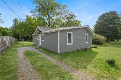 128 Victory Drive, Monroe, GA 30655 - Photo 2