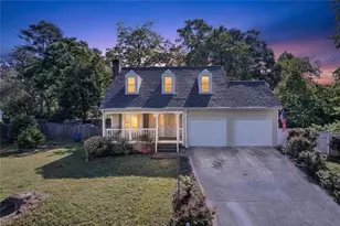 1315 Oakengate Dr, Stone Mountain, GA 30083 - Photo 2