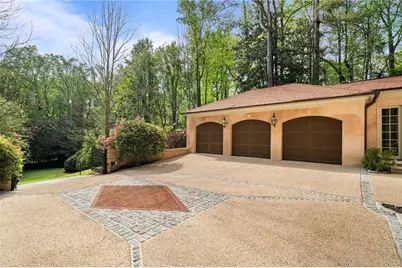 2740 Northside NW Drive N, Atlanta, GA 30305 - Photo 2
