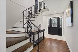 7070 Glenridge Dr, Atlanta, GA 30328 - Photo 10