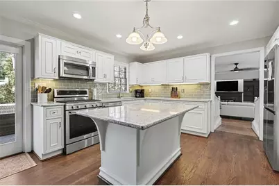 7070 Glenridge Drive, Atlanta, GA 30328 - Photo 38