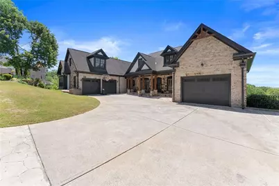 2771 Point Overlook, Gainesville, GA 30501 - Photo 2
