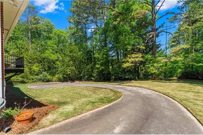 1424 Christmas Lane NE, Atlanta, GA 30329 - Photo 40