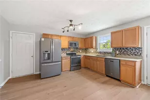 555 Mackinaw Dr, Bethlehem, GA 30620 - Photo 8