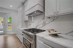2352 Brittany Ln, Marietta, GA 30062 - Photo 10