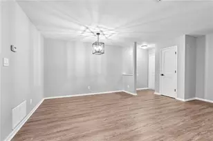 3019 Canyon Point Cir, Roswell, GA 30076 - Photo 4