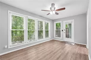 3019 Canyon Point Cir, Roswell, GA 30076 - Photo 6