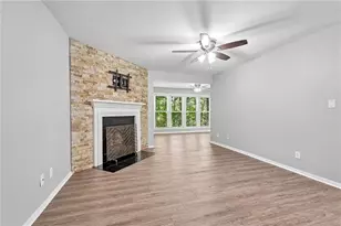 3019 Canyon Point Cir, Roswell, GA 30076 - Photo 8