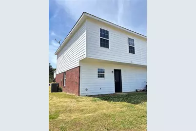 630 Mill Stone Bluff #B, Monroe, GA 30655 - Photo 2