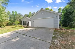 654 Marigold Ln, Mount Airy, GA 30563 - Photo 2