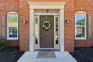 466 Skiles Ct, Suwanee, GA 30024 - Photo 2