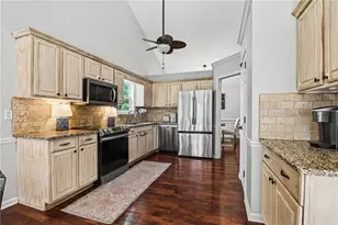 1948 E Bay St, Hoschton, GA 30548 - Photo 10