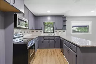 562 Hidden Hills Ct, Marietta, GA 30066 - Photo 2