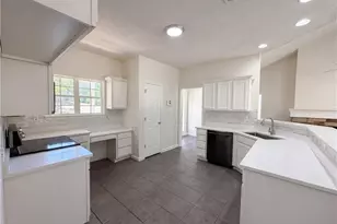 130 White Acres Dr, Stockbridge, GA 30281 - Photo 2