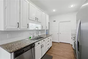 5211 Glenridge Dr, Atlanta, GA 30342 - Photo 16